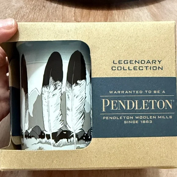 Bundle of two Pendleton 18oz Mugs - Picture 2 of 5